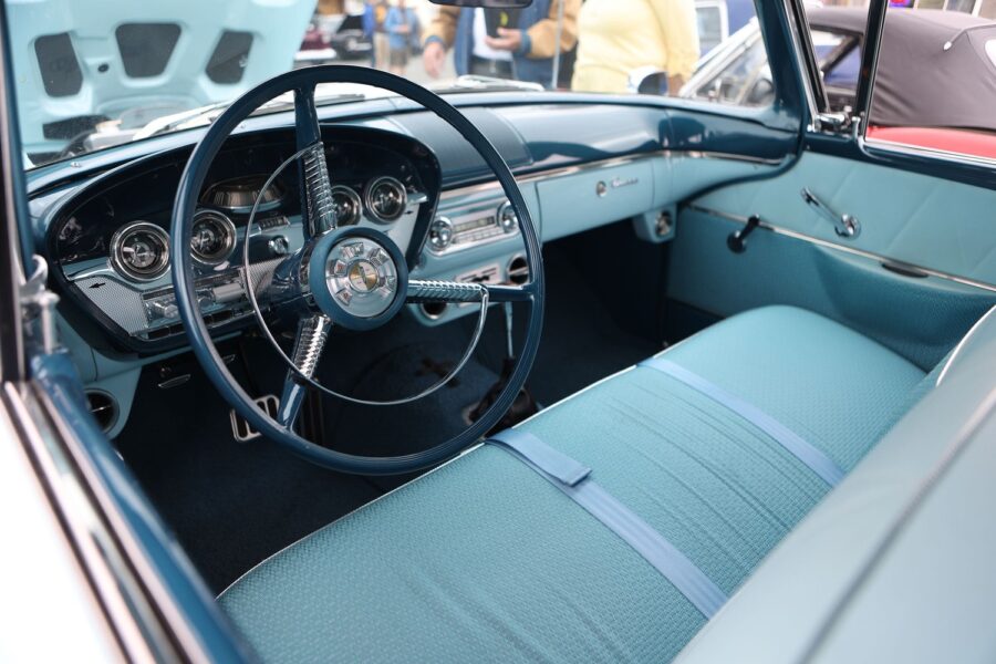 Restauro Interni Auto d’Epoca: Come Preservare l’Originalità e il Valore del Collezionismo